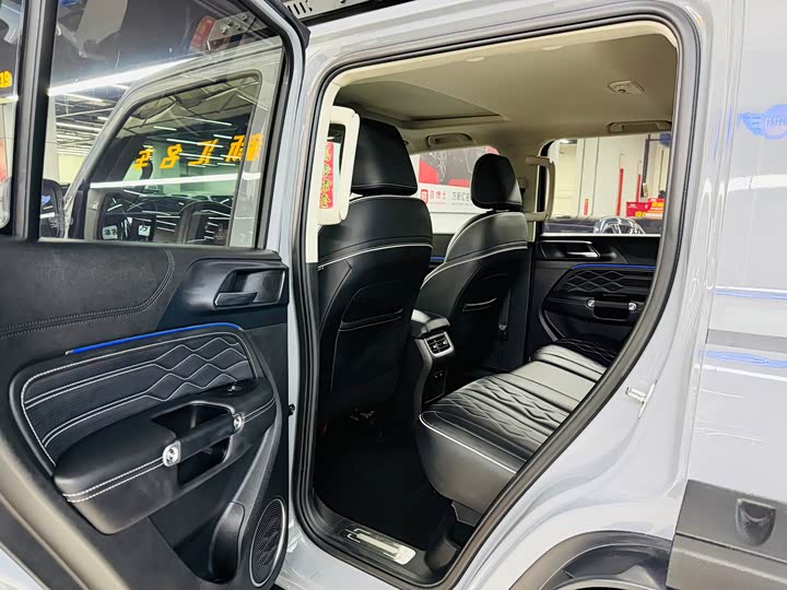 Фото 3 - Tank 300