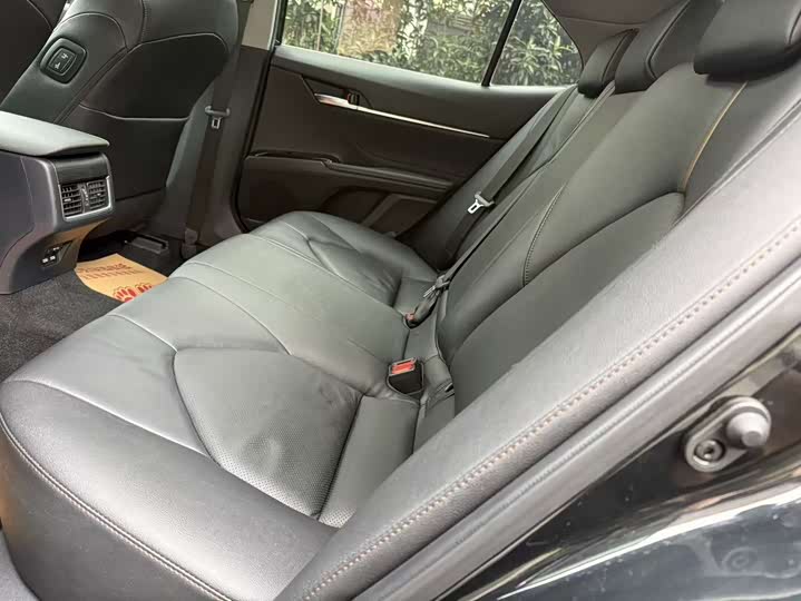 Фото 9 - Toyota Camry