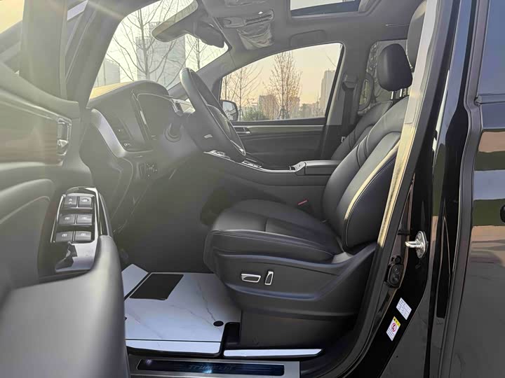 Фото 4 - GAC Trumpchi M8