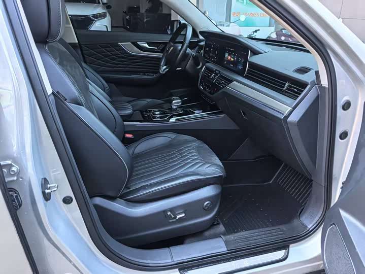 Фото 7 - Hongqi HS5