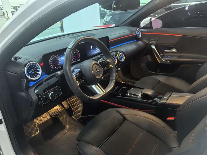 Фото 8 - Mercedes-Benz A-Class