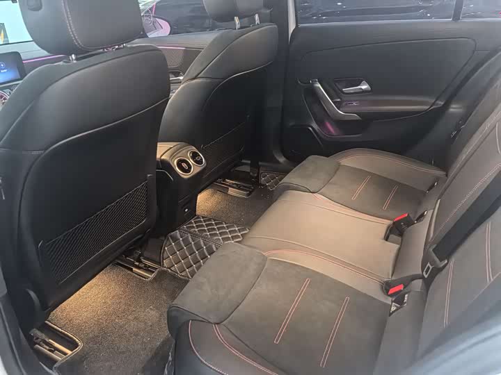 Фото 9 - Mercedes-Benz A-Class