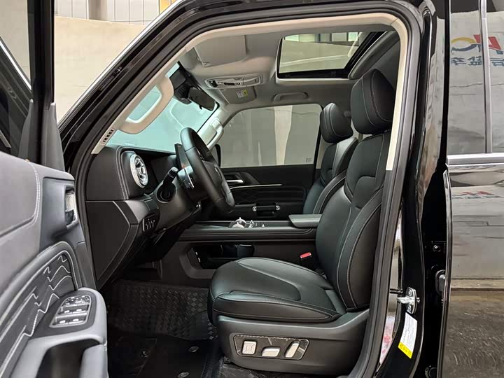 Фото 9 - Tank 300