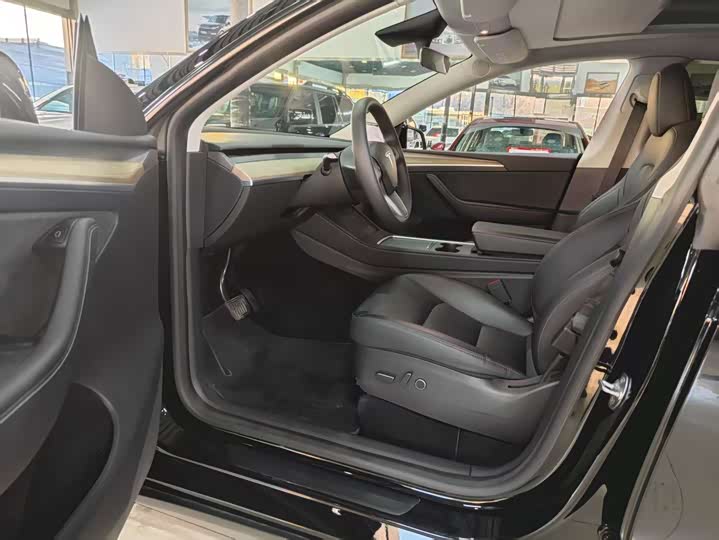 Фото 4 - Tesla Model Y