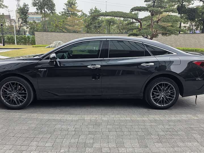 Фото 4 - Toyota Avalon