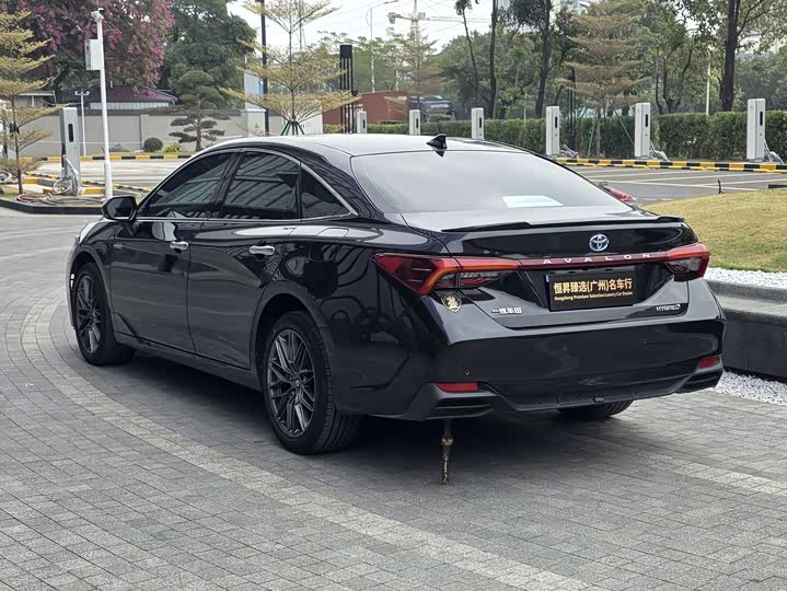 Фото 5 - Toyota Avalon