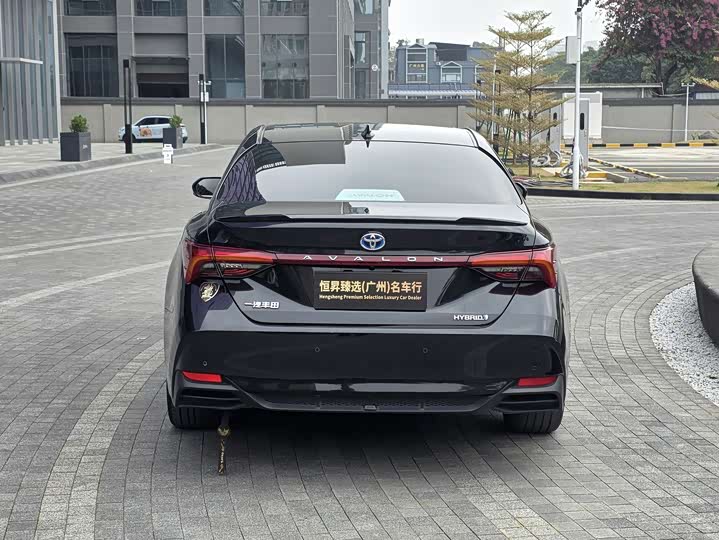 Фото 6 - Toyota Avalon