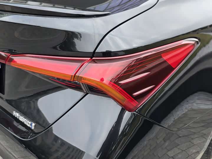 Фото 8 - Toyota Avalon