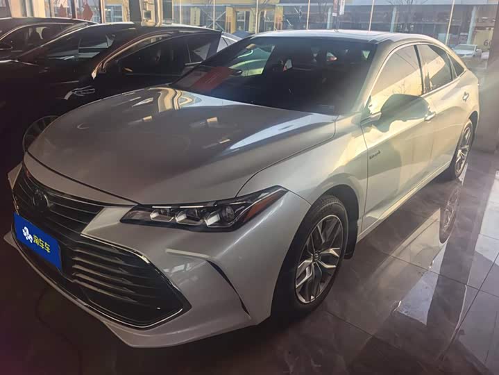 Фото 1 - Toyota Avalon