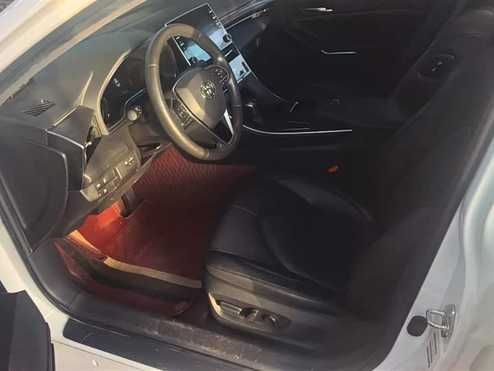 Фото 9 - Toyota Avalon