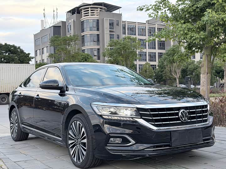 Фото 3 - Volkswagen Passat