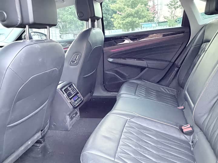 Фото 6 - Volkswagen Passat