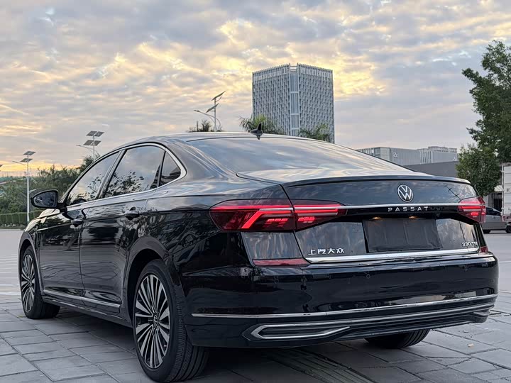 Фото 9 - Volkswagen Passat