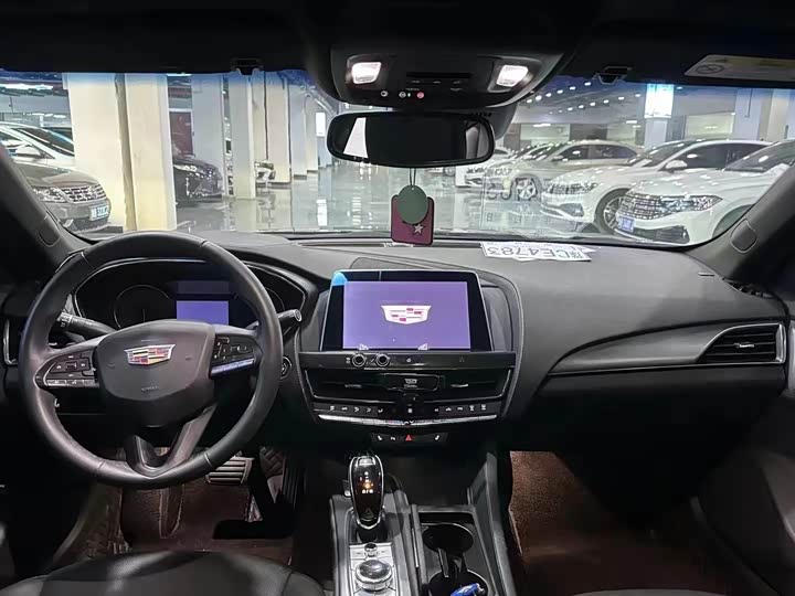 Фото 6 - Cadillac CT5