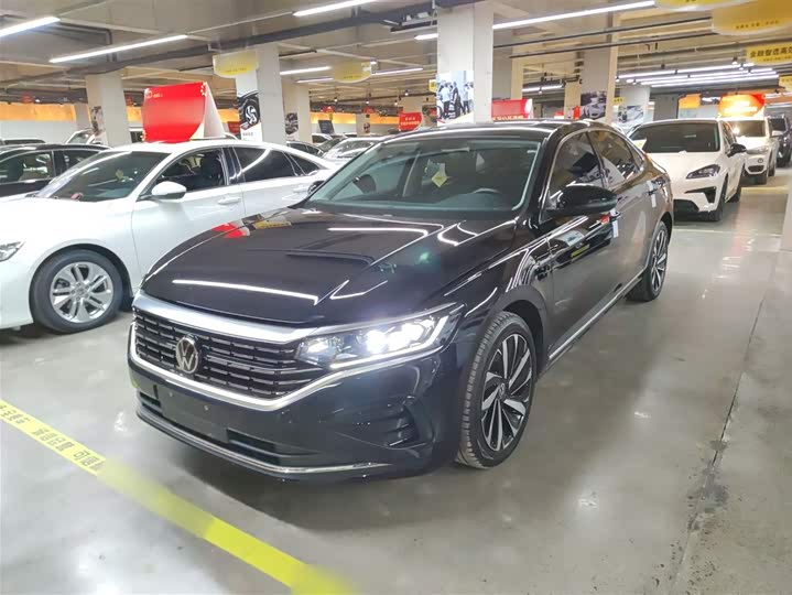 Фото 1 - Volkswagen Passat