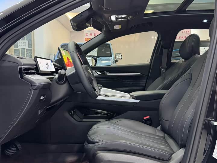 Фото 4 - Geely Preface