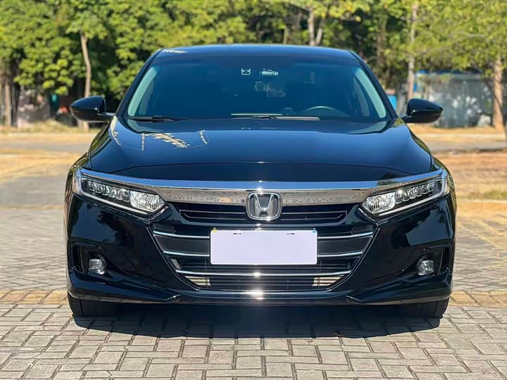 Фото 2 - Honda Accord