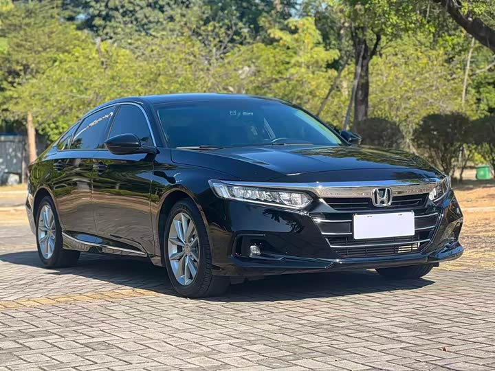 Фото 3 - Honda Accord