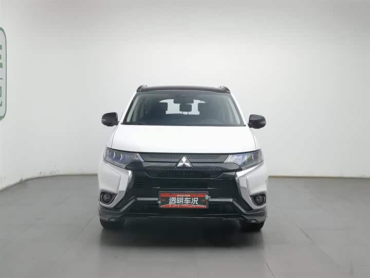 Фото 3 - Mitsubishi Outlander