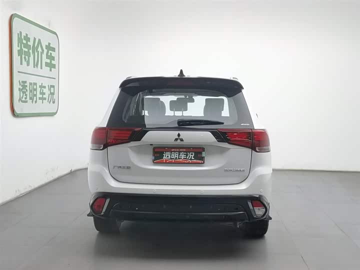 Фото 4 - Mitsubishi Outlander