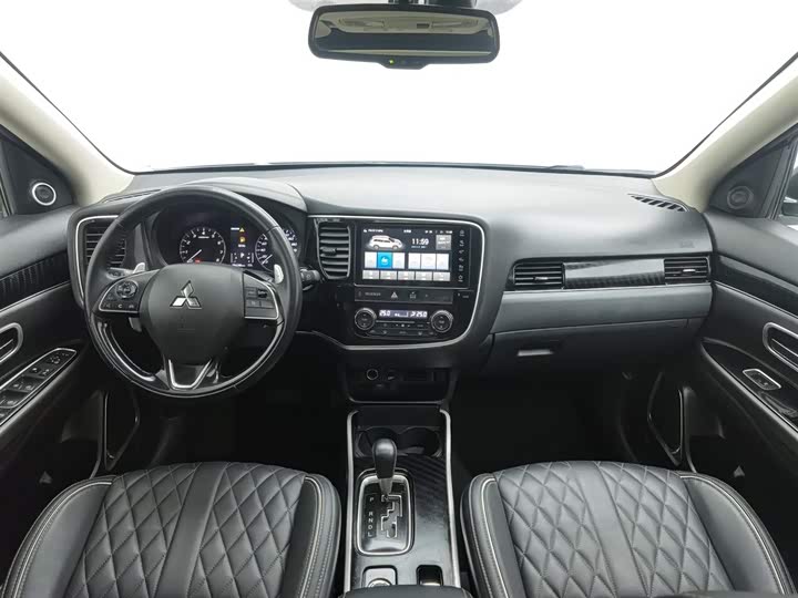 Фото 5 - Mitsubishi Outlander