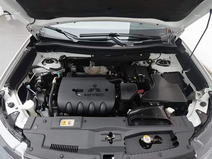 Фото 6 - Mitsubishi Outlander