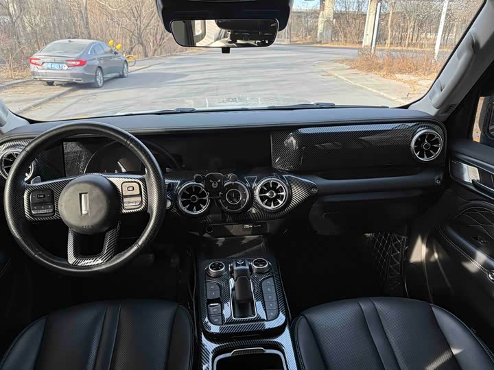 Фото 5 - Tank 300