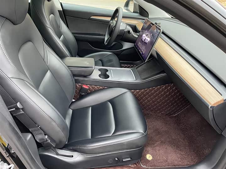 Фото 5 - Tesla Model 3