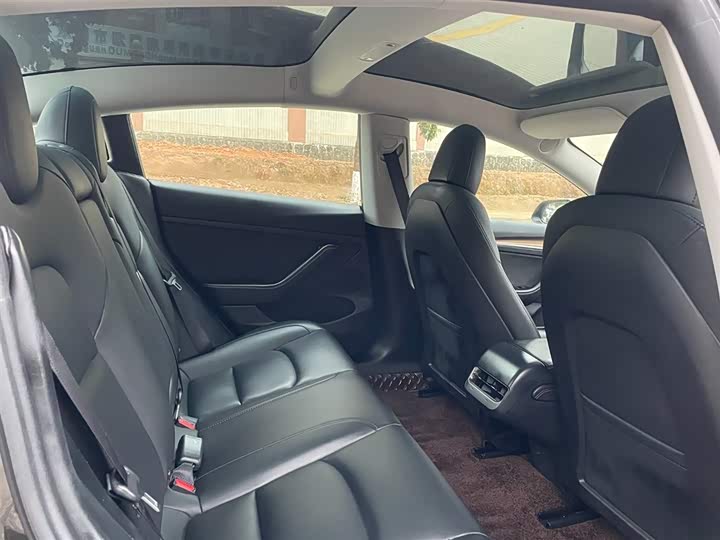 Фото 7 - Tesla Model 3