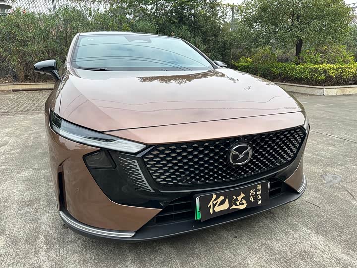 Фото 9 - Mazda EZ-6