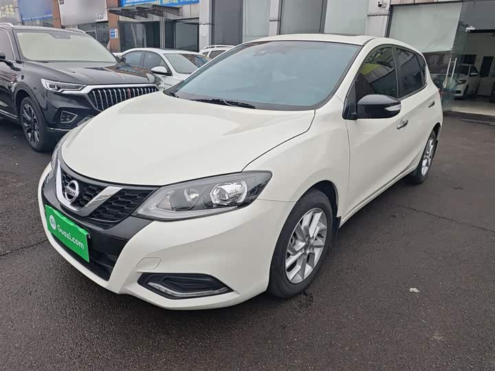 Фото 1 - Nissan Tiida