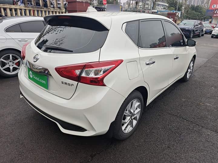 Фото 7 - Nissan Tiida