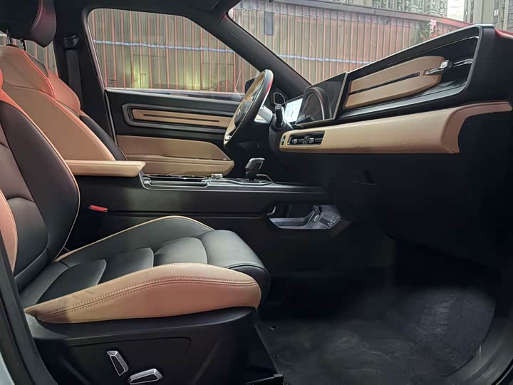 Фото 9 - Geely Icon