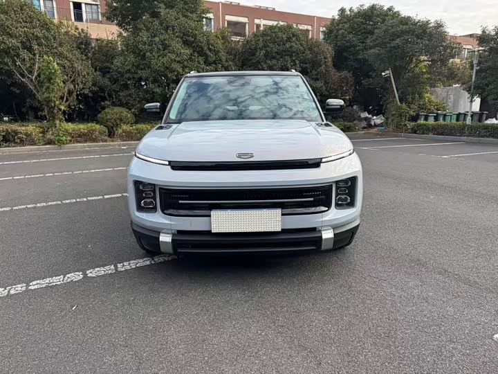 Фото 2 - Geely Icon