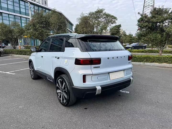 Фото 3 - Geely Icon