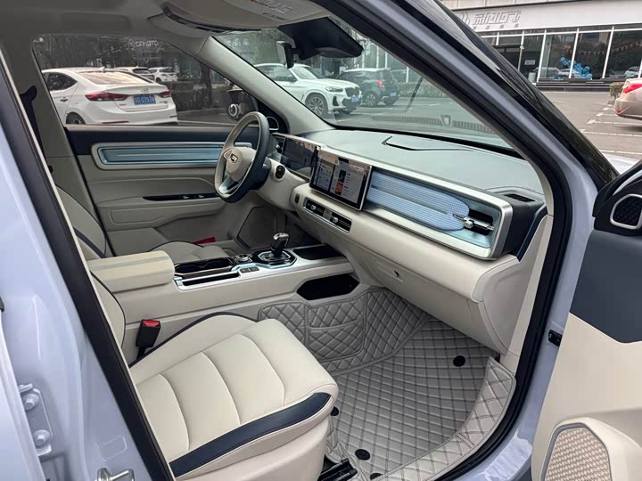 Фото 8 - Geely Icon