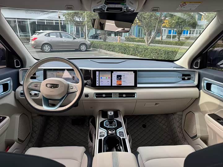 Фото 9 - Geely Icon