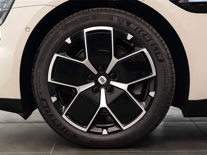 Фото 8 - Xiaomi SU7