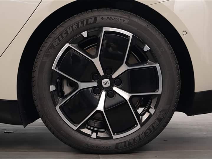 Фото 9 - Xiaomi SU7