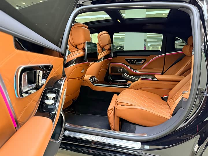 Фото 8 - Mercedes-Benz Maybach S-Class