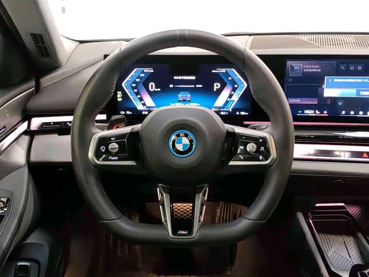 Фото 9 - BMW i5