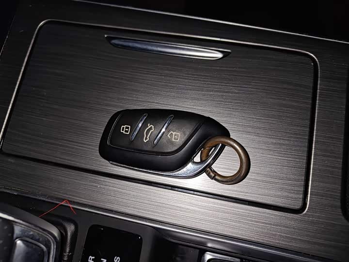 Фото 9 - Roewe RX5