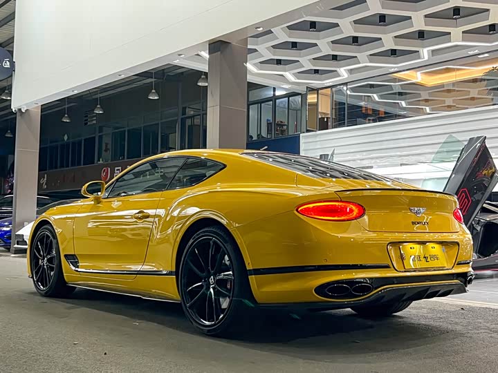 Фото 4 - Bentley Continental GT