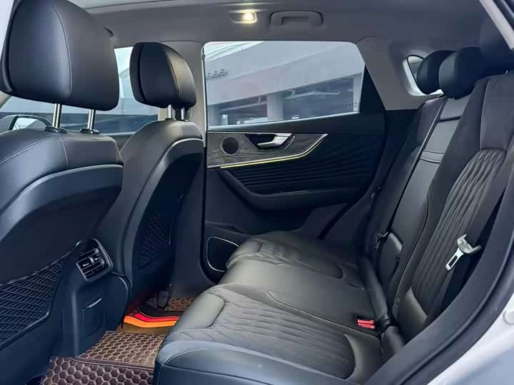 Фото 9 - Hongqi HS5