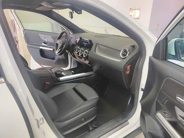 Фото 8 - Mercedes-Benz GLA-Class