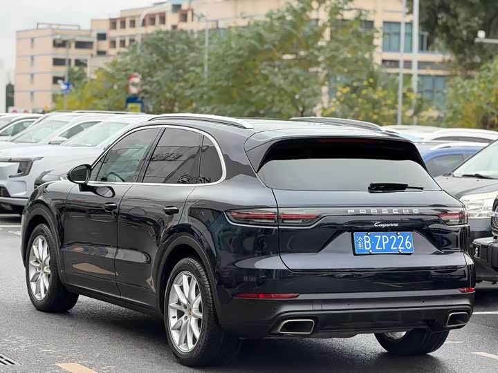 Фото 2 - Porsche Cayenne