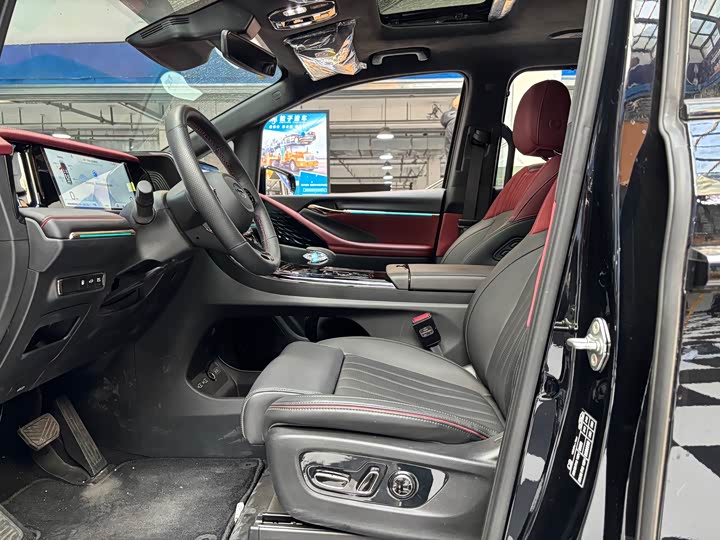 Фото 4 - GAC Trumpchi M8