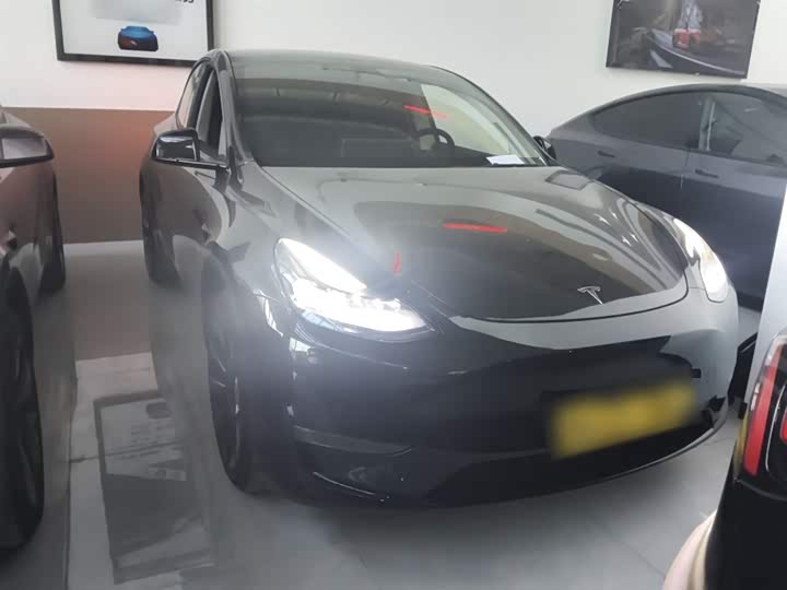 Фото 3 - Tesla Model Y