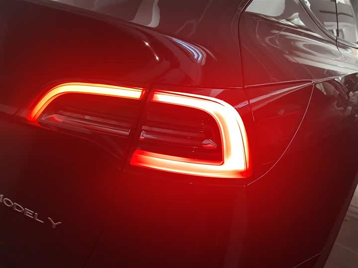 Фото 8 - Tesla Model Y