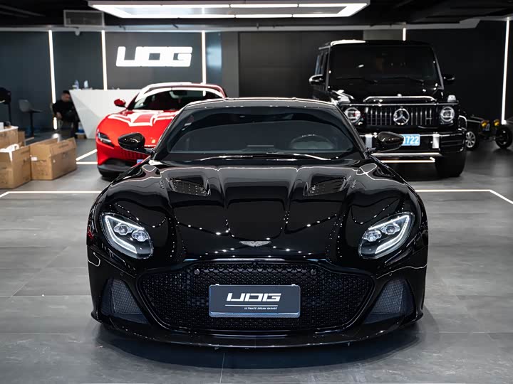 Фото 3 - Aston Martin DBS